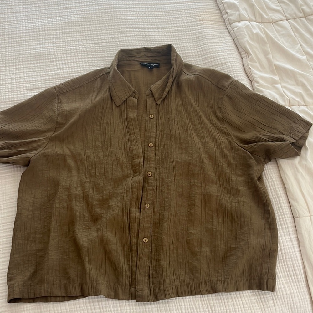 Button Down Cropped Crinkle Top